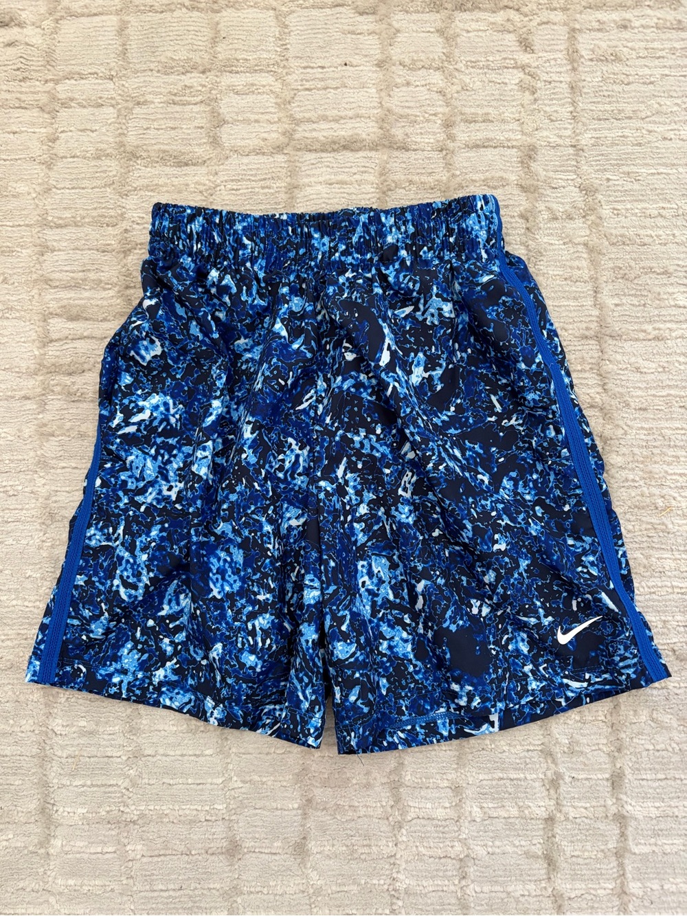 NIKE dri fit boys shorts with pockets size medium